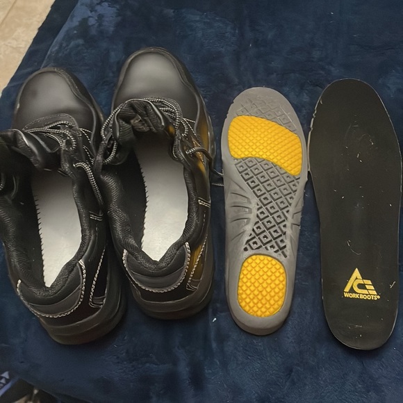 Black ace work boots fresh out the box never worn other to try on - Picture 6 of 7